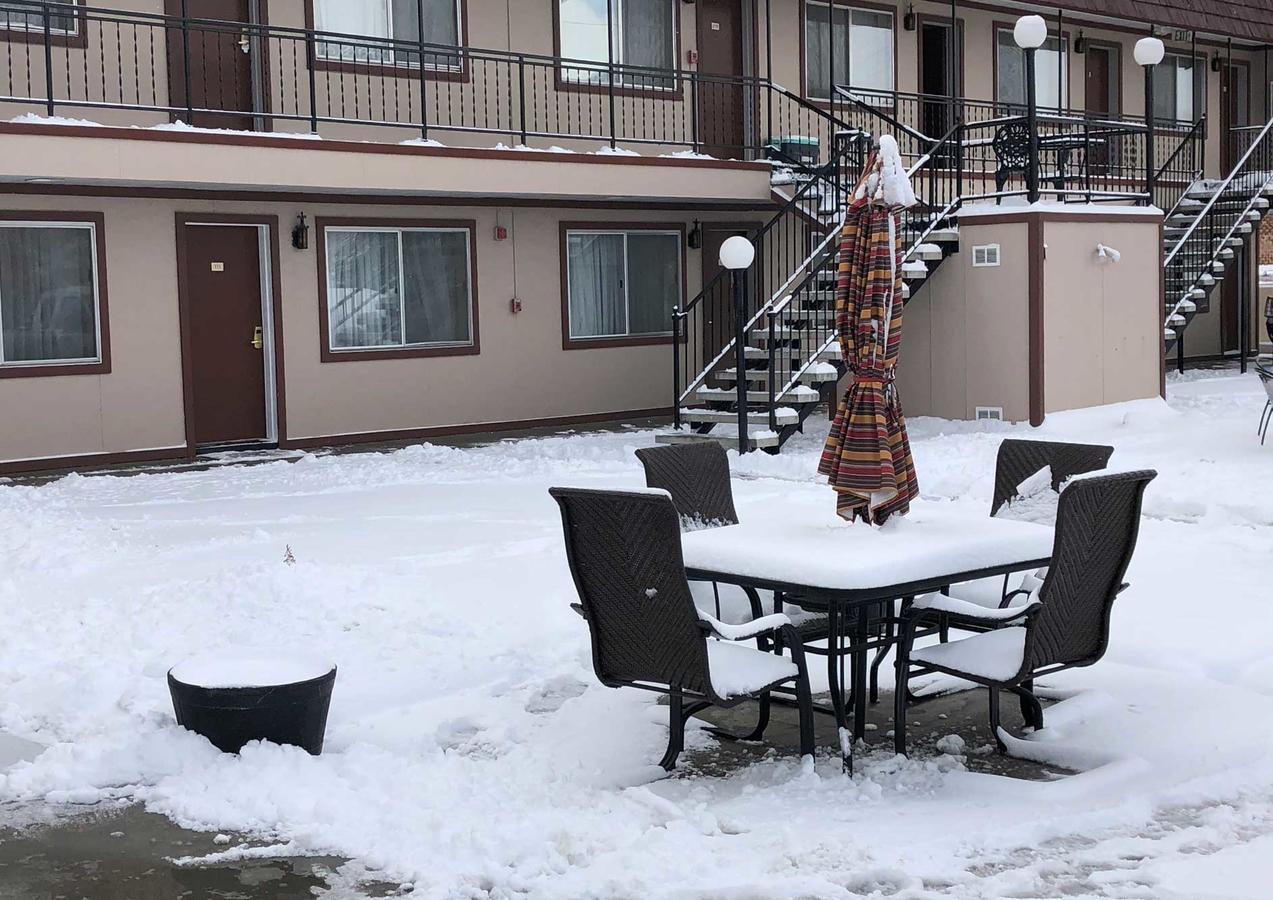 Bristlecone Motel Эли Экстерьер фото